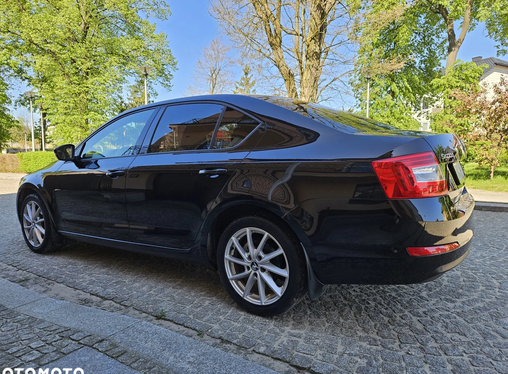 Skoda Octavia cena 39900 przebieg: 257000, rok produkcji 2015 z Daleszyce małe 326